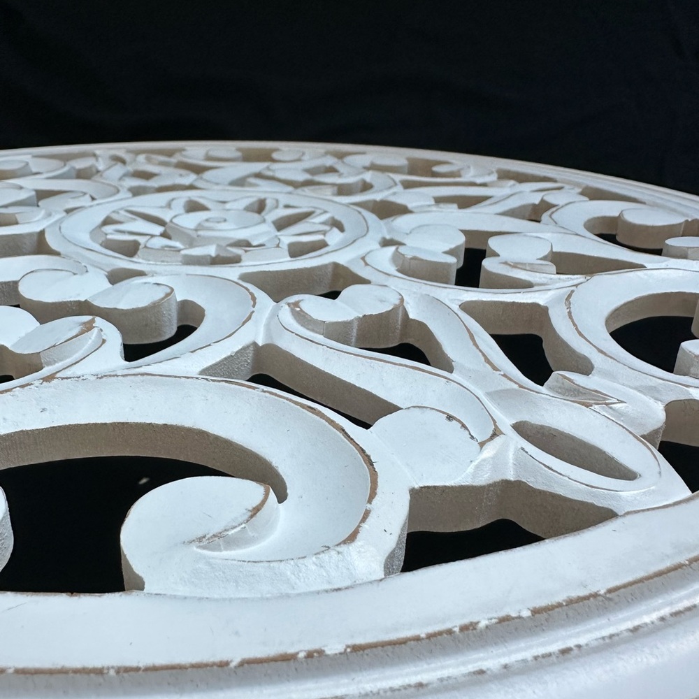 White Ornate Wall Decor 2 feet wide - Picture 16 of 16